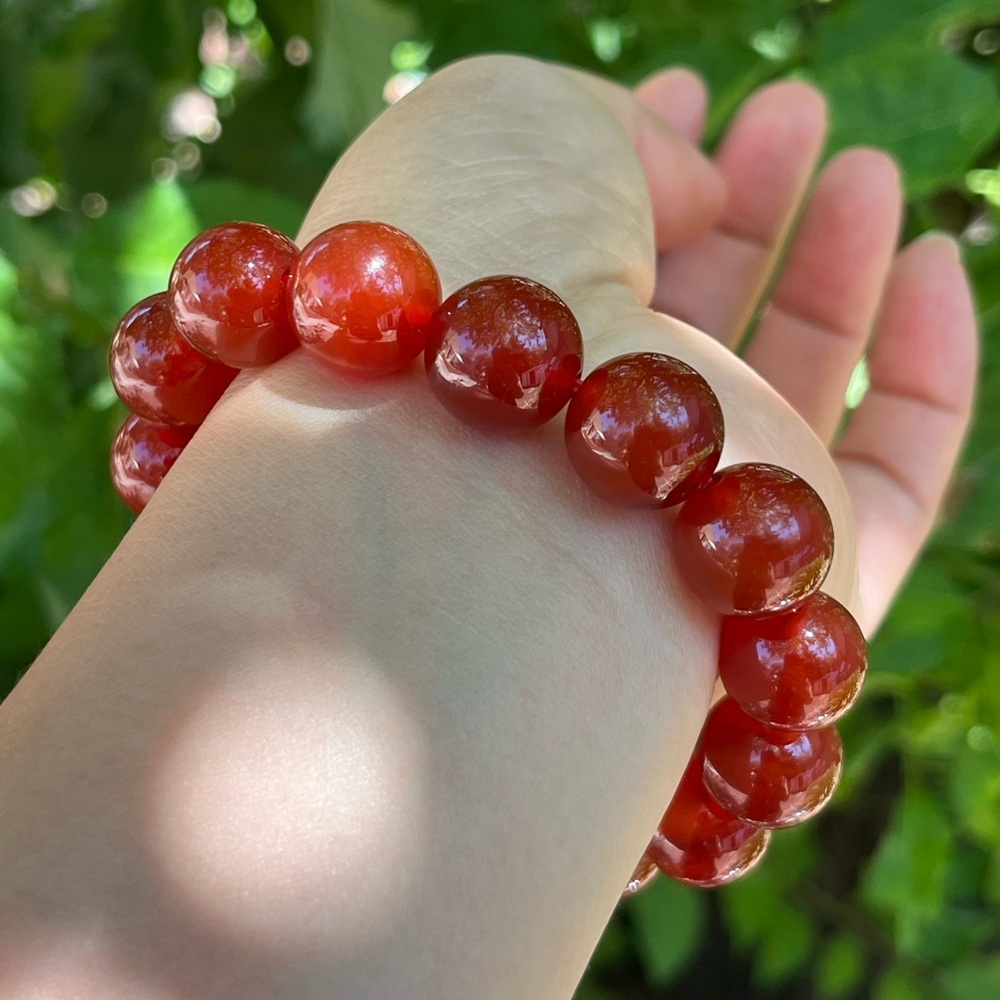 14mm stretchable red carnelian bracelet - Picture 8 of 9